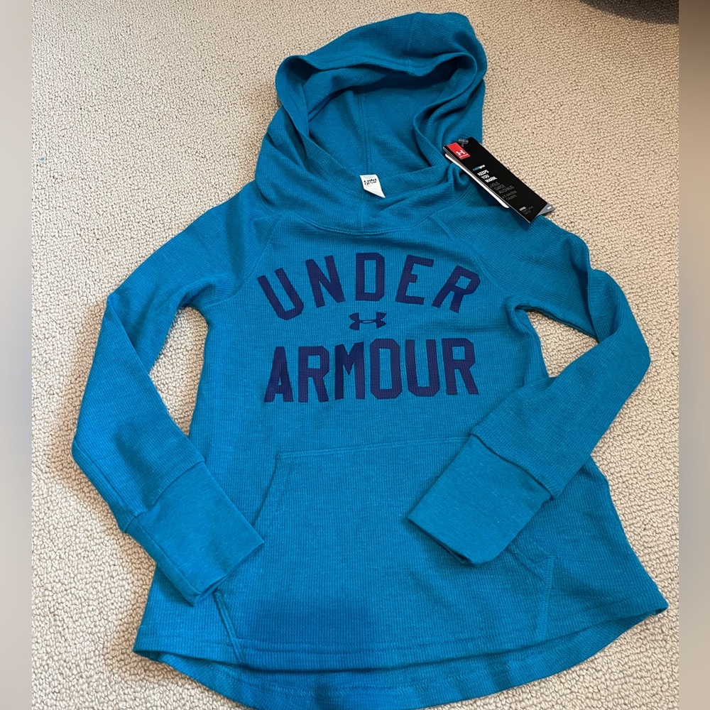 BNWT Under armour long sleeve